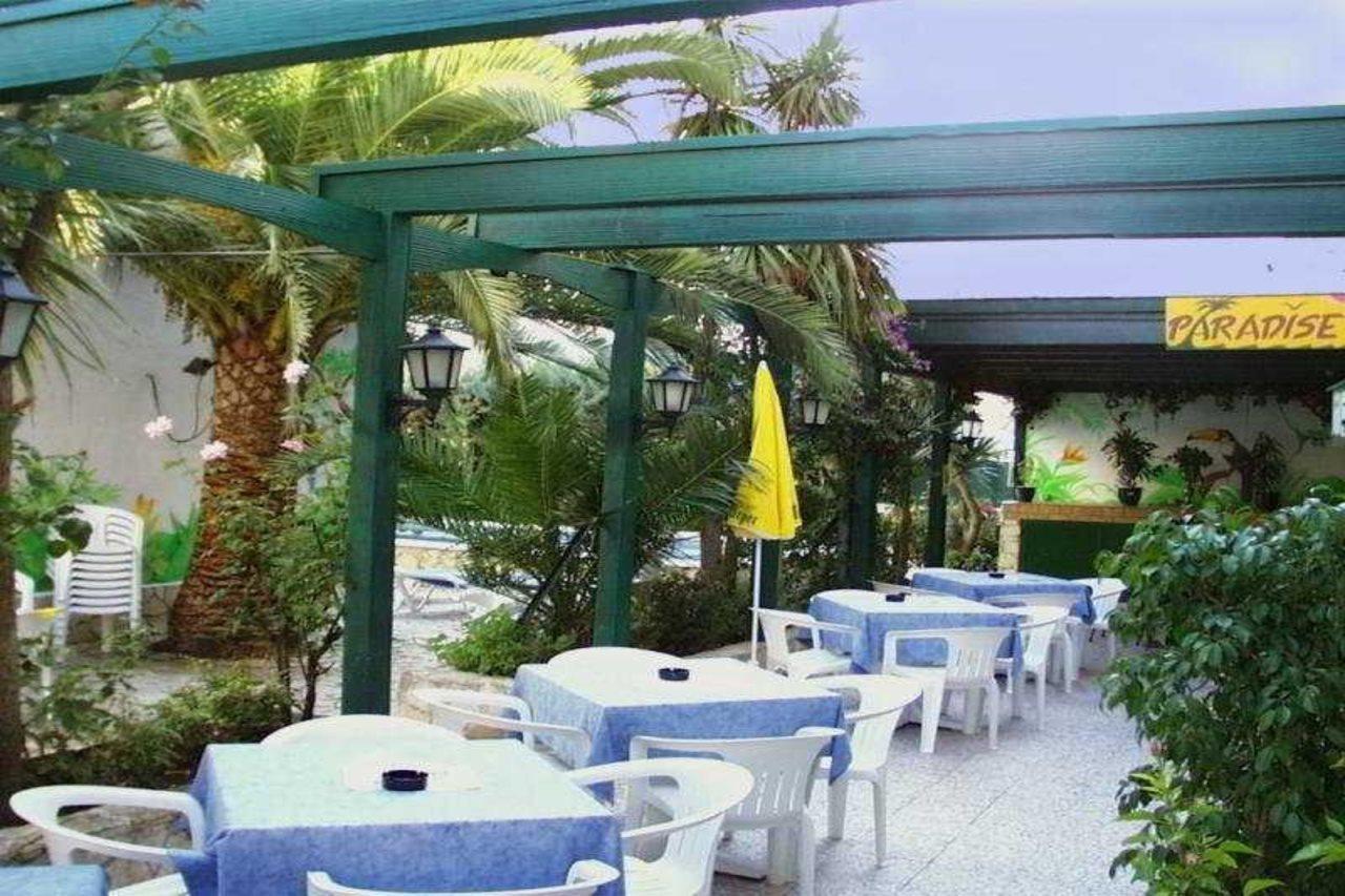 Hotel Marbella Росес Екстериор снимка