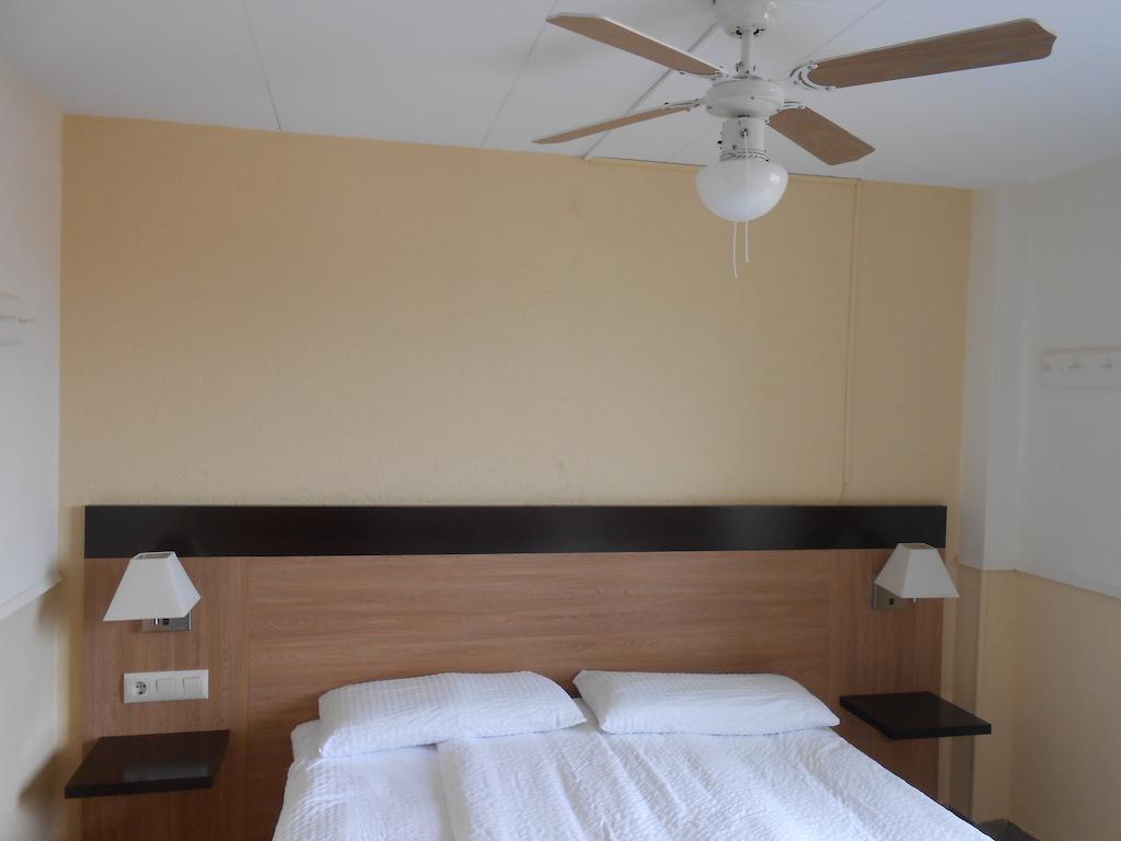 Hotel Marbella Росес Екстериор снимка