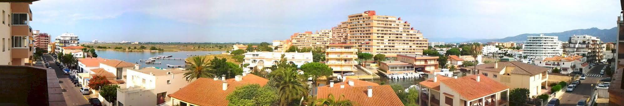 Hotel Marbella Росес Екстериор снимка